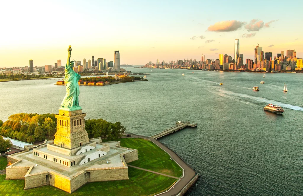 what-is-the-name-of-the-large-statue-located-on-liberty-island-in-new